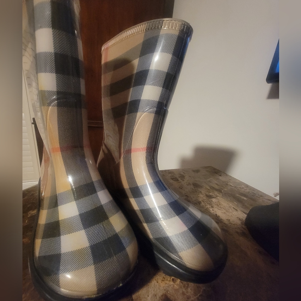 Burberry rain boots